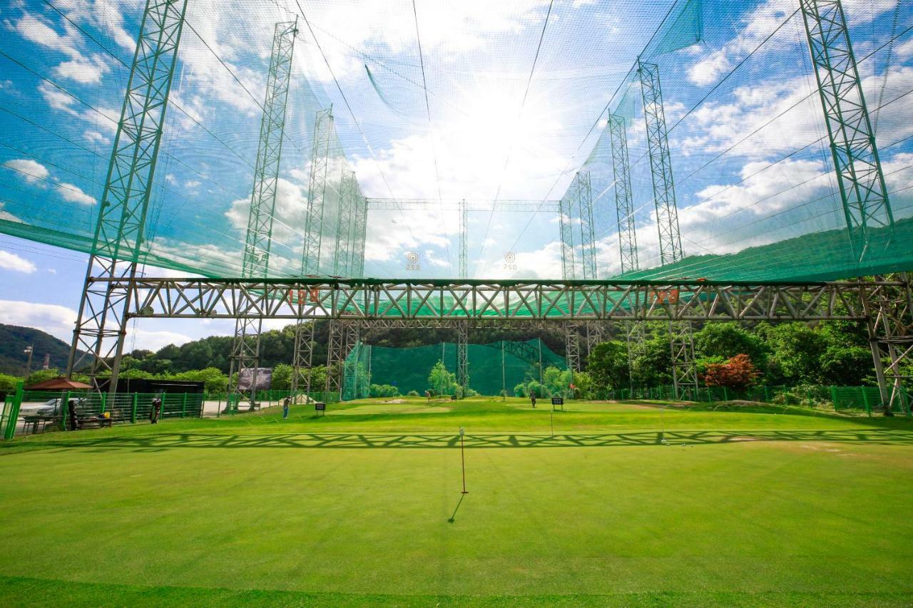 Bears Town Hotel Pocheon Exterior photo