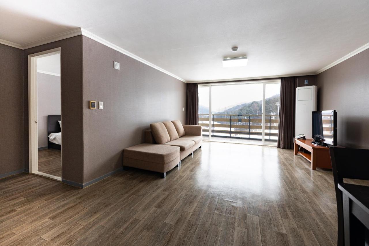 Bears Town Hotel Pocheon Exterior photo