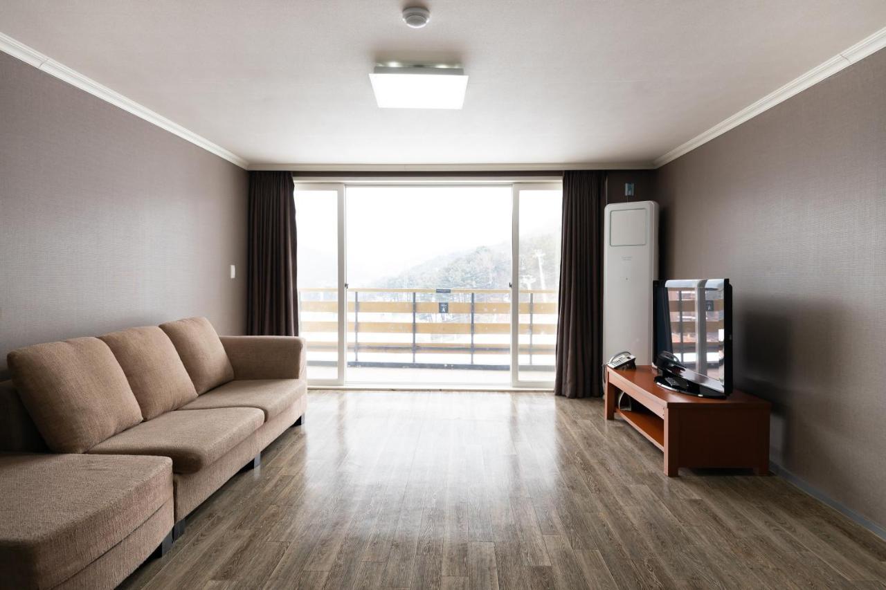 Bears Town Hotel Pocheon Exterior photo