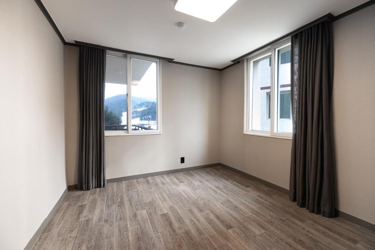 Bears Town Hotel Pocheon Exterior photo