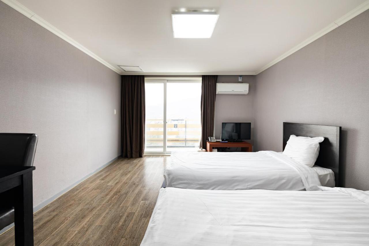Bears Town Hotel Pocheon Exterior photo